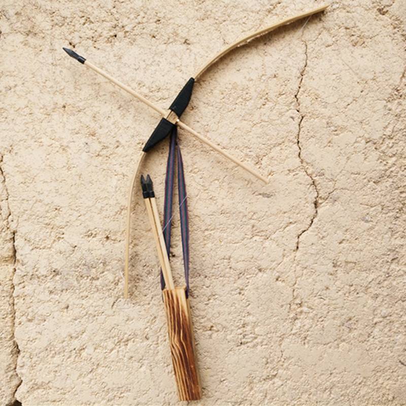 One bow, three arrows, one arrow